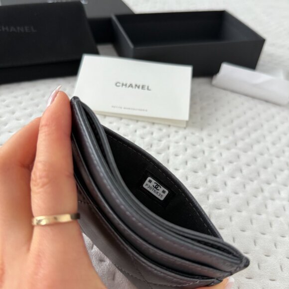 CHANEL AUTHENTIC CARDHOLDER WITH RECEIPT - Picture 6 of 9
